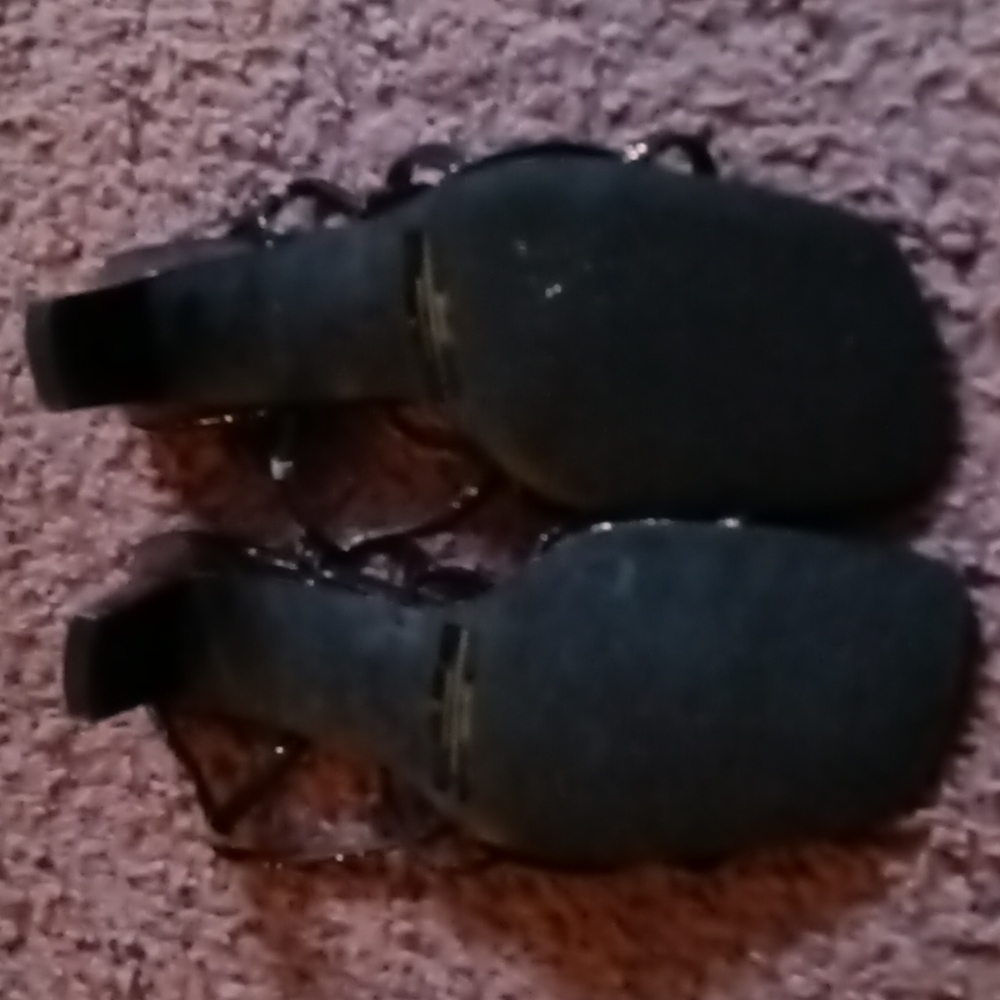 Sandals - Picture 2 of 2